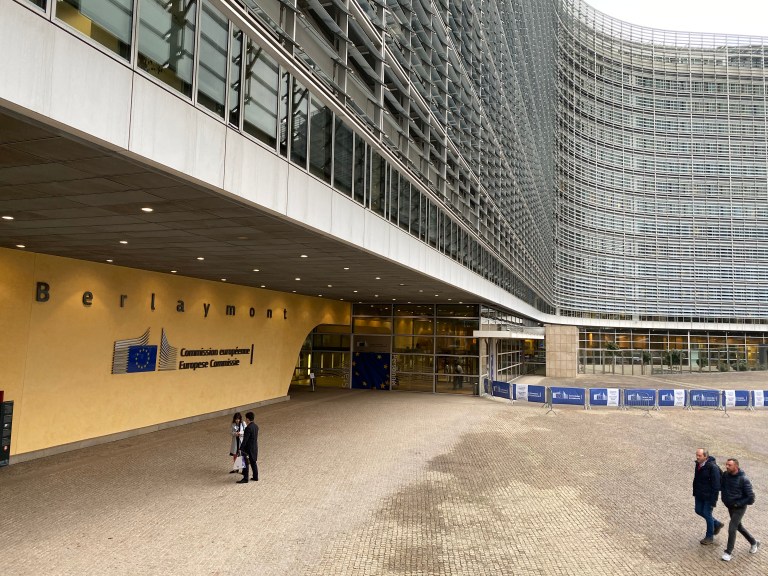 E2423623-BBD0-4578-A824-47F087D6F948